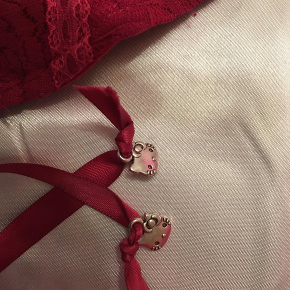 ADORABLE saphhire pink vinatge hello kitty corset and matching pendent! - Picture 10 of 14